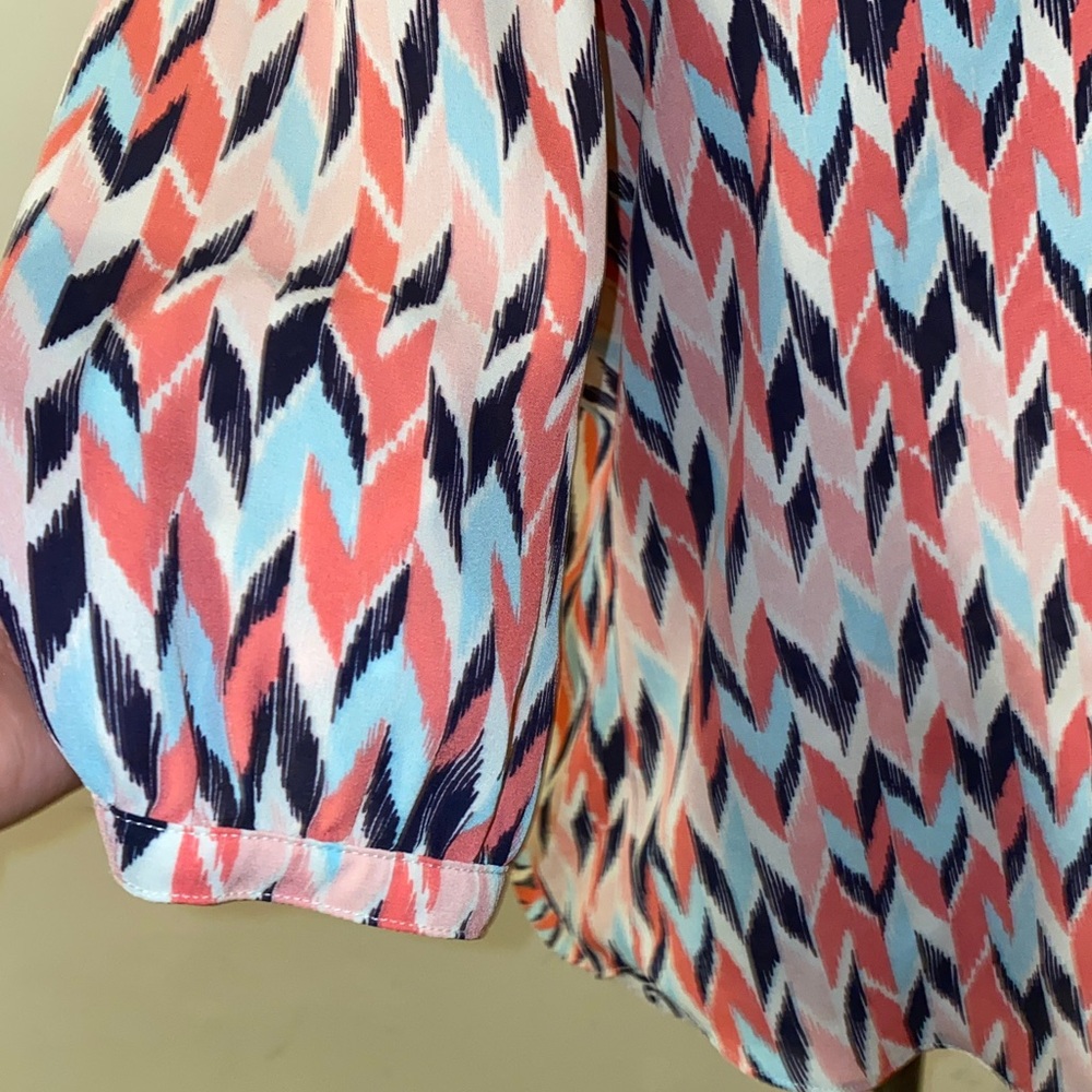 by & by Multicolor Chevron Blouse - Picture 4 of 12